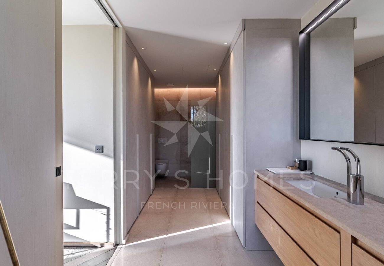 Villa in Mougins - ADRIEN By Terry's Homes