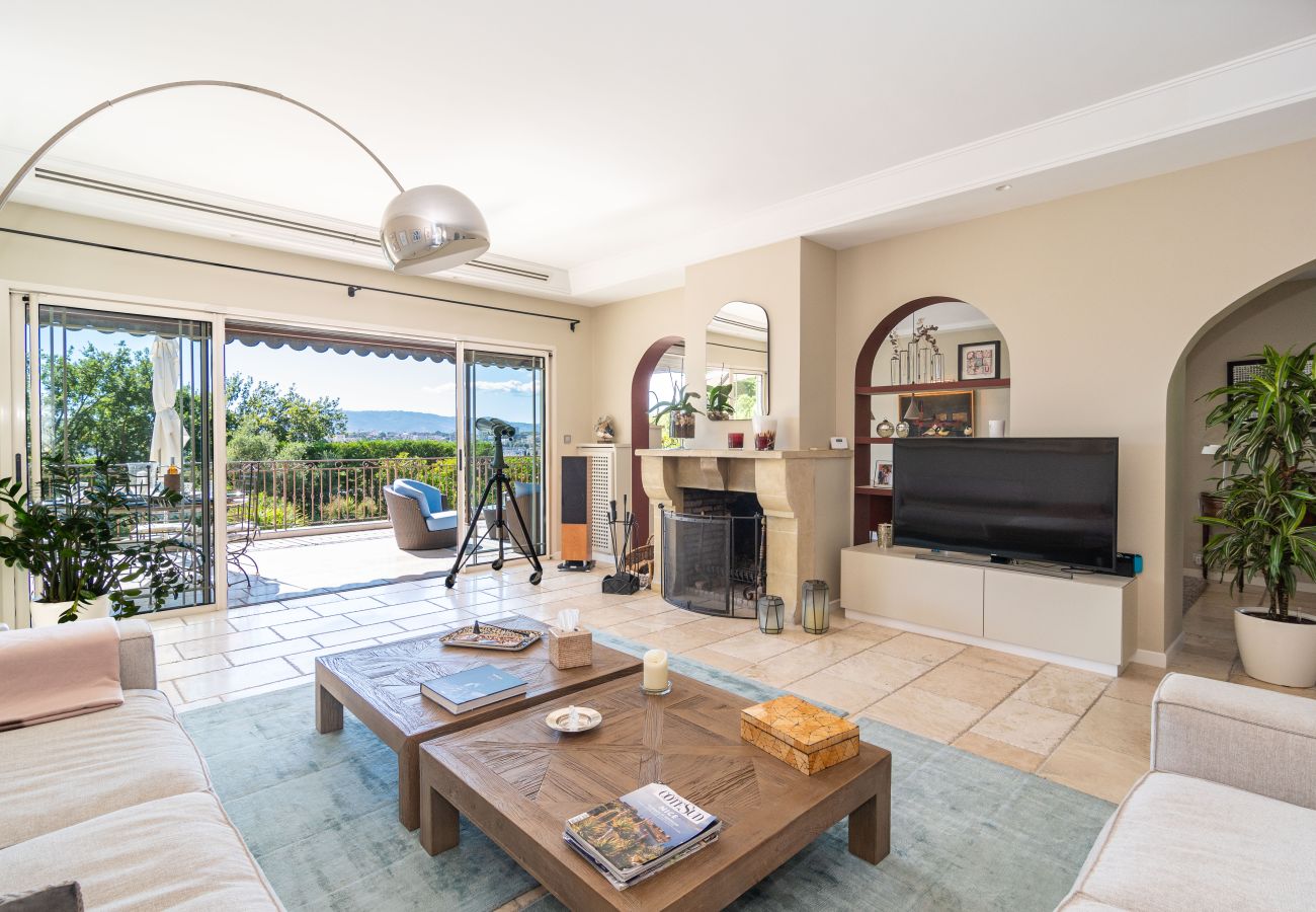 Villa in Cannes - VILLA ASTRID By Terry's Homes