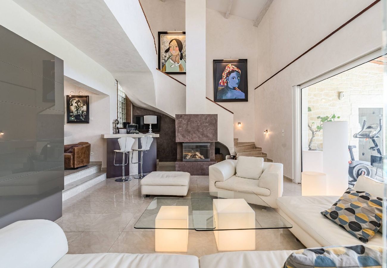 Villa in Cannes - DIANE By Terry's Homes