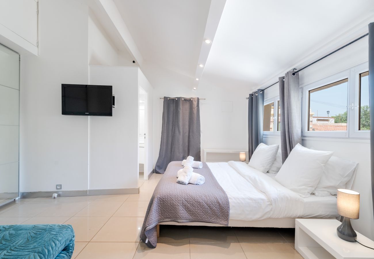 Villa in Cannes - La Valentine By Terry's Homes - Centre