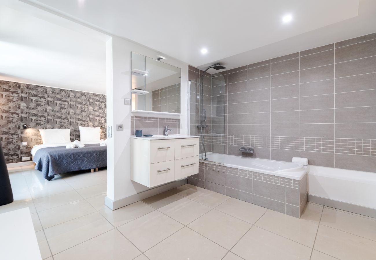 Villa in Cannes - La Valentine By Terry's Homes - Centre