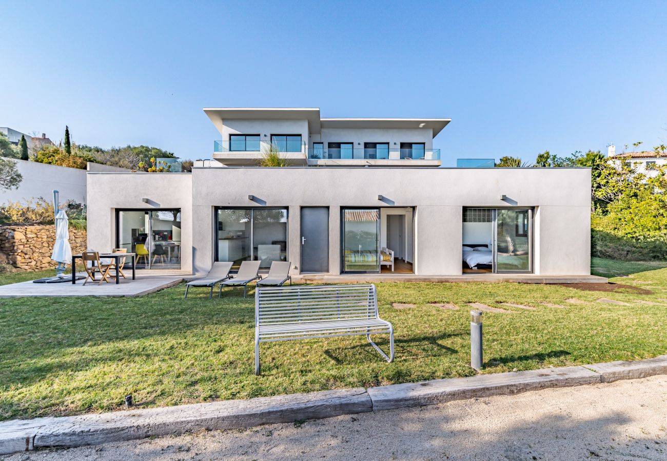 Villa in Carqueiranne - S-LUX Villa Belle Sur Mer