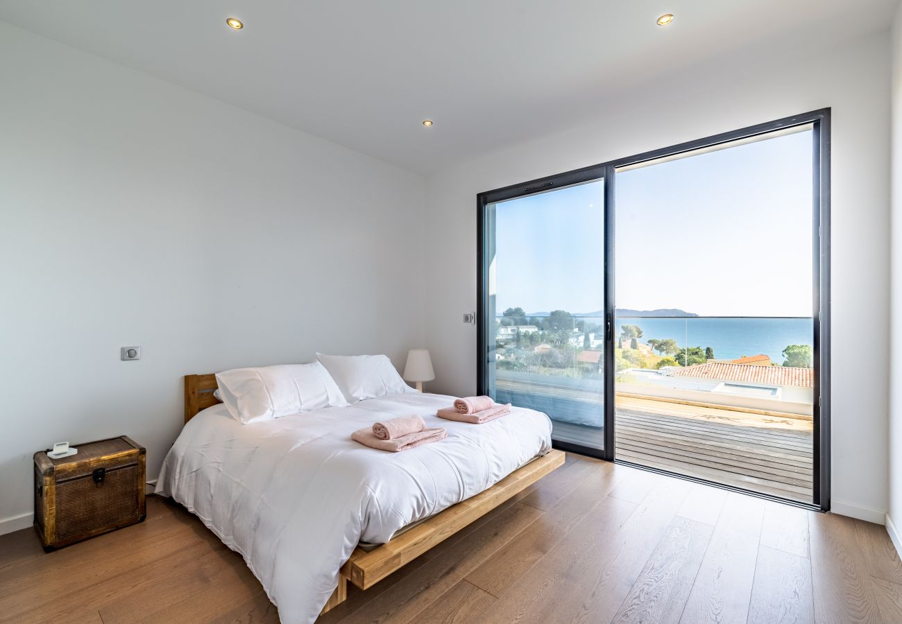 Villa in Carqueiranne - S-LUX Villa Belle Sur Mer