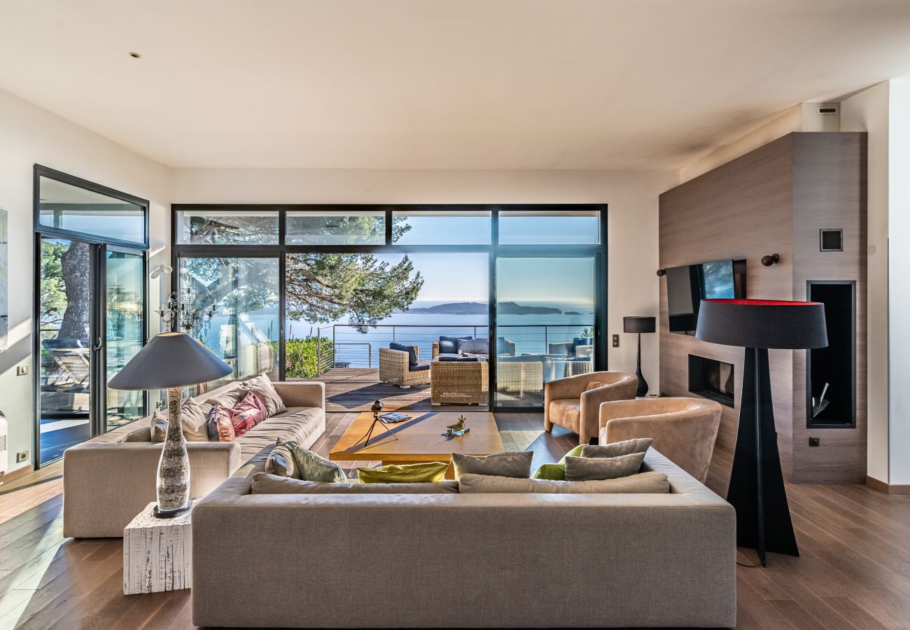 Villa in Carqueiranne - S-LUX BALCON SUR LA MER  Carqueiranne
