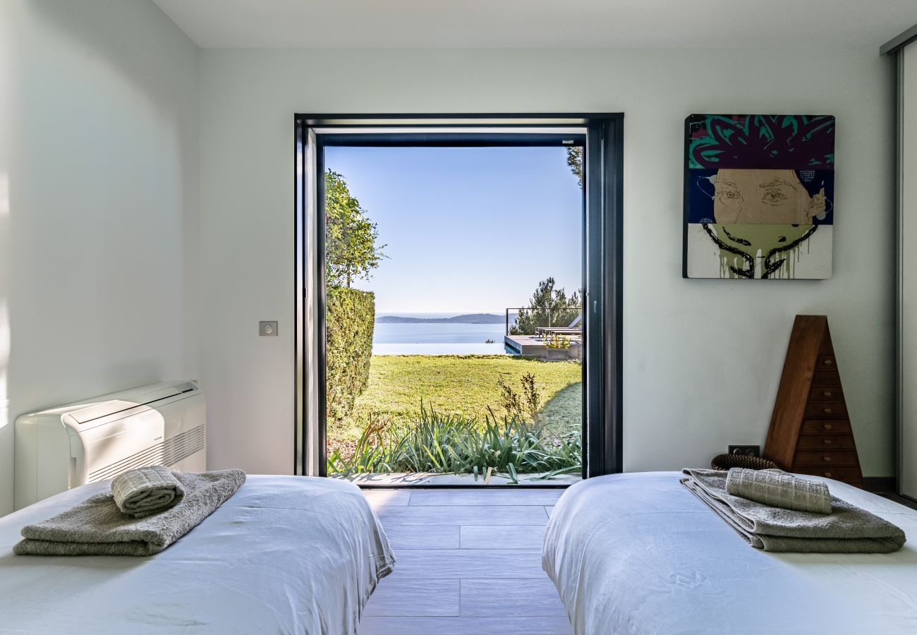 Villa in Carqueiranne - S-LUX BALCON SUR LA MER  Carqueiranne