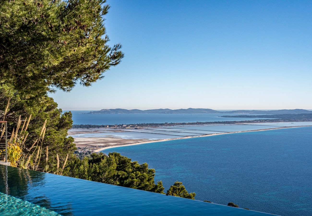 Villa in Carqueiranne - S-LUX BALCON SUR LA MER  Carqueiranne
