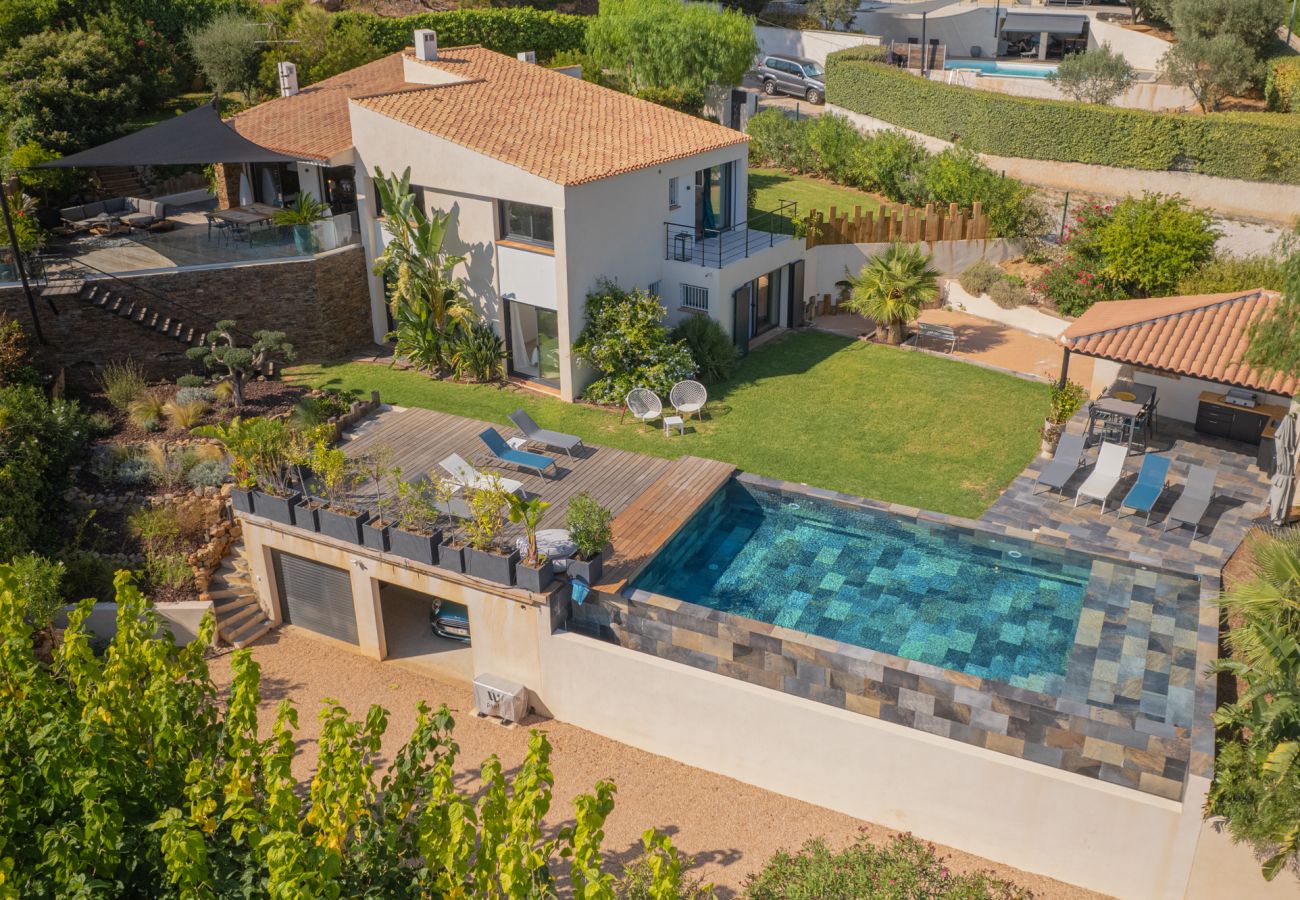Villa in Carqueiranne - VILLA LAEWEEN