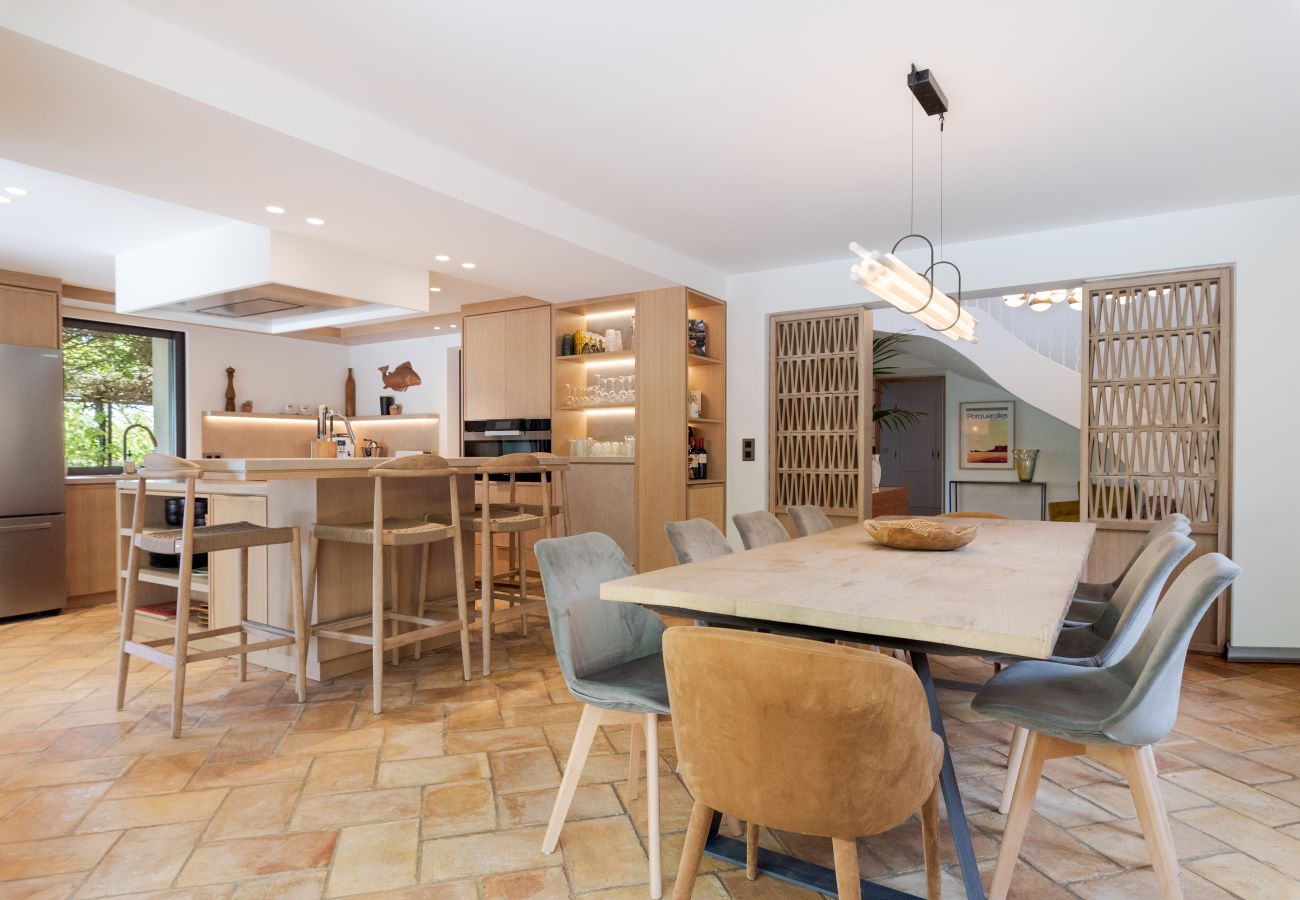Villa in Saint-Tropez - VILLA MAROMA By Terry's Homes