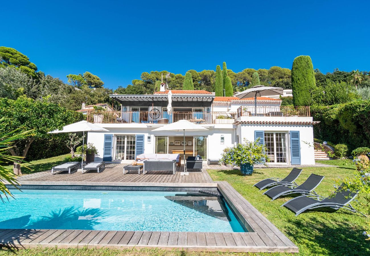 Location villa proche centre-ville de Cannes avec piscine