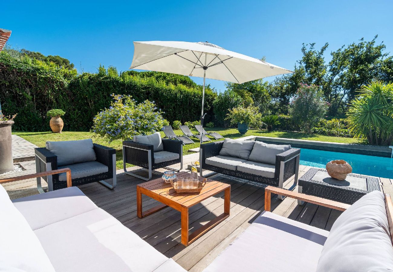 Location villa proche centre-ville de Cannes avec piscine