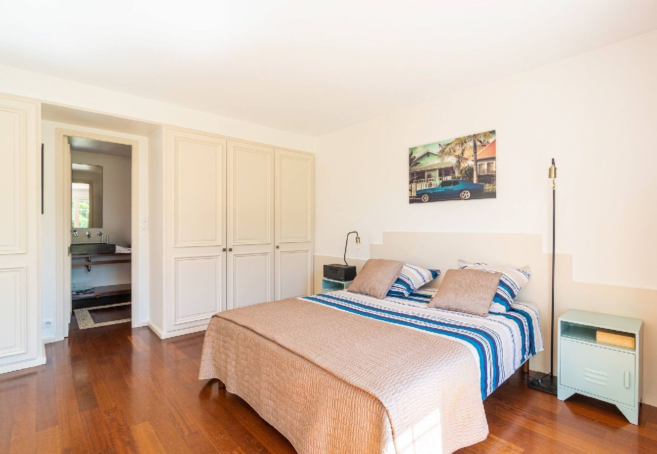 Location villa proche centre-ville de Cannes avec piscine