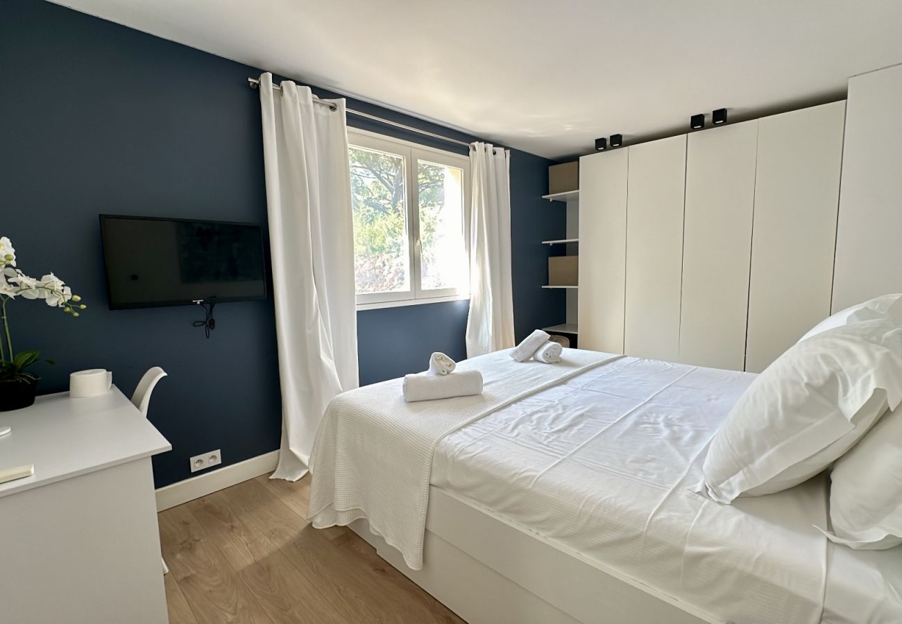 Villa vue mer proche centre-ville de Cannes avec piscine