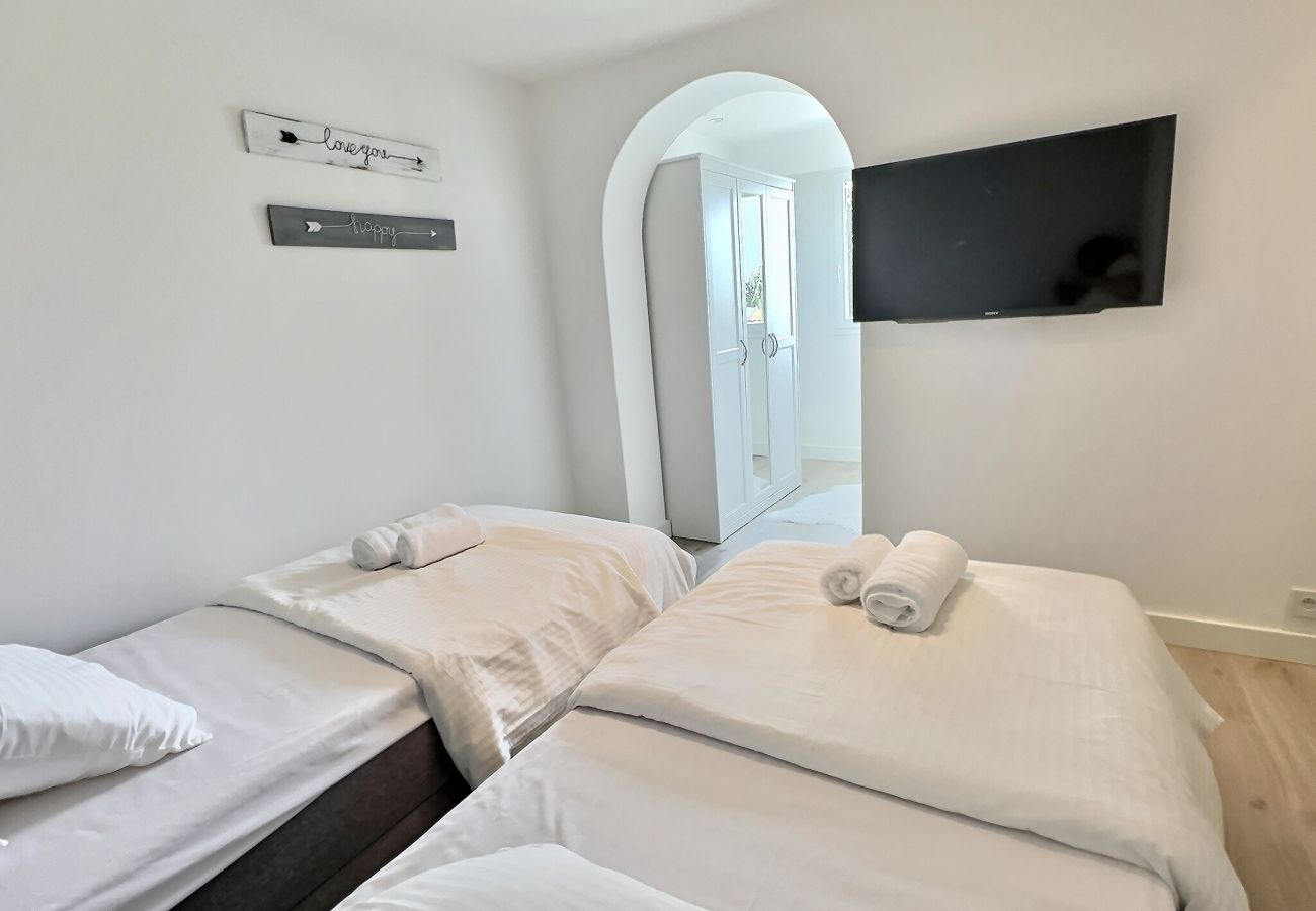 Villa vue mer proche centre-ville de Cannes avec piscine