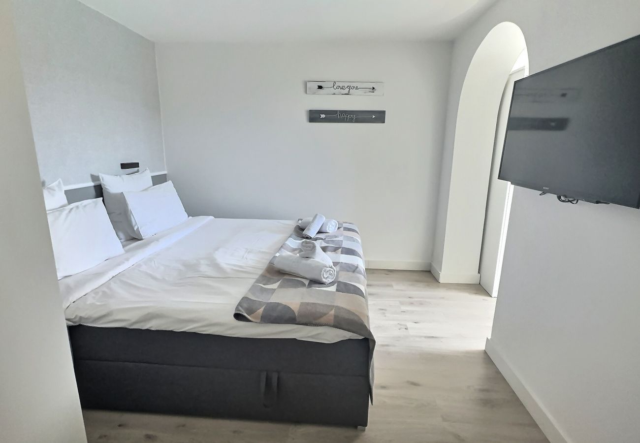 Villa vue mer proche centre-ville de Cannes avec piscine