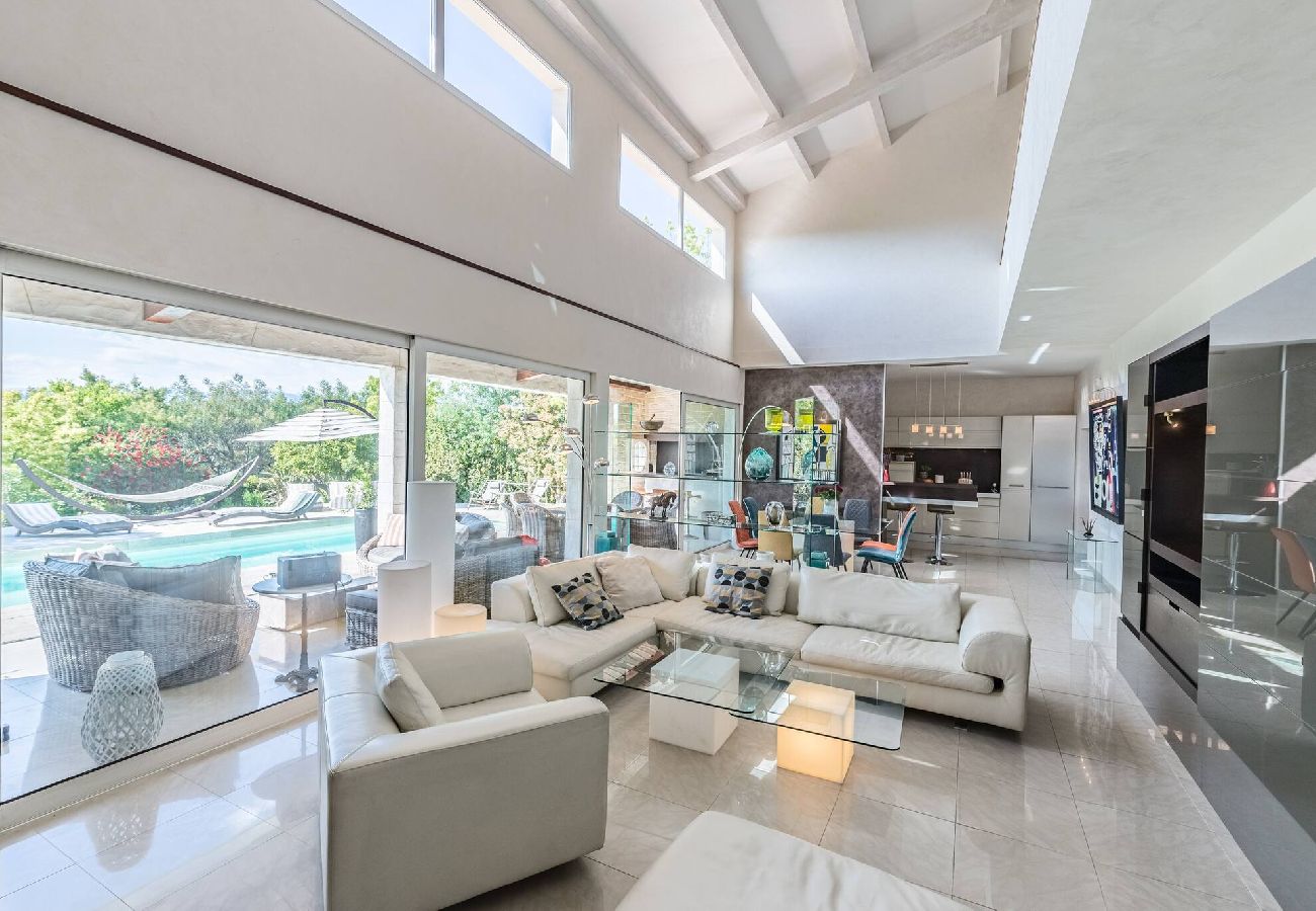Villa proche centre-ville de Cannes avec piscine