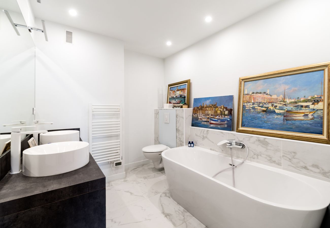 Location appartement hyper centre-ville Cannes
