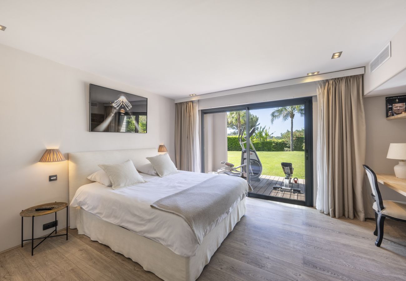 Villa à Mougins - VILLA MAGALY By  Terry's Homes