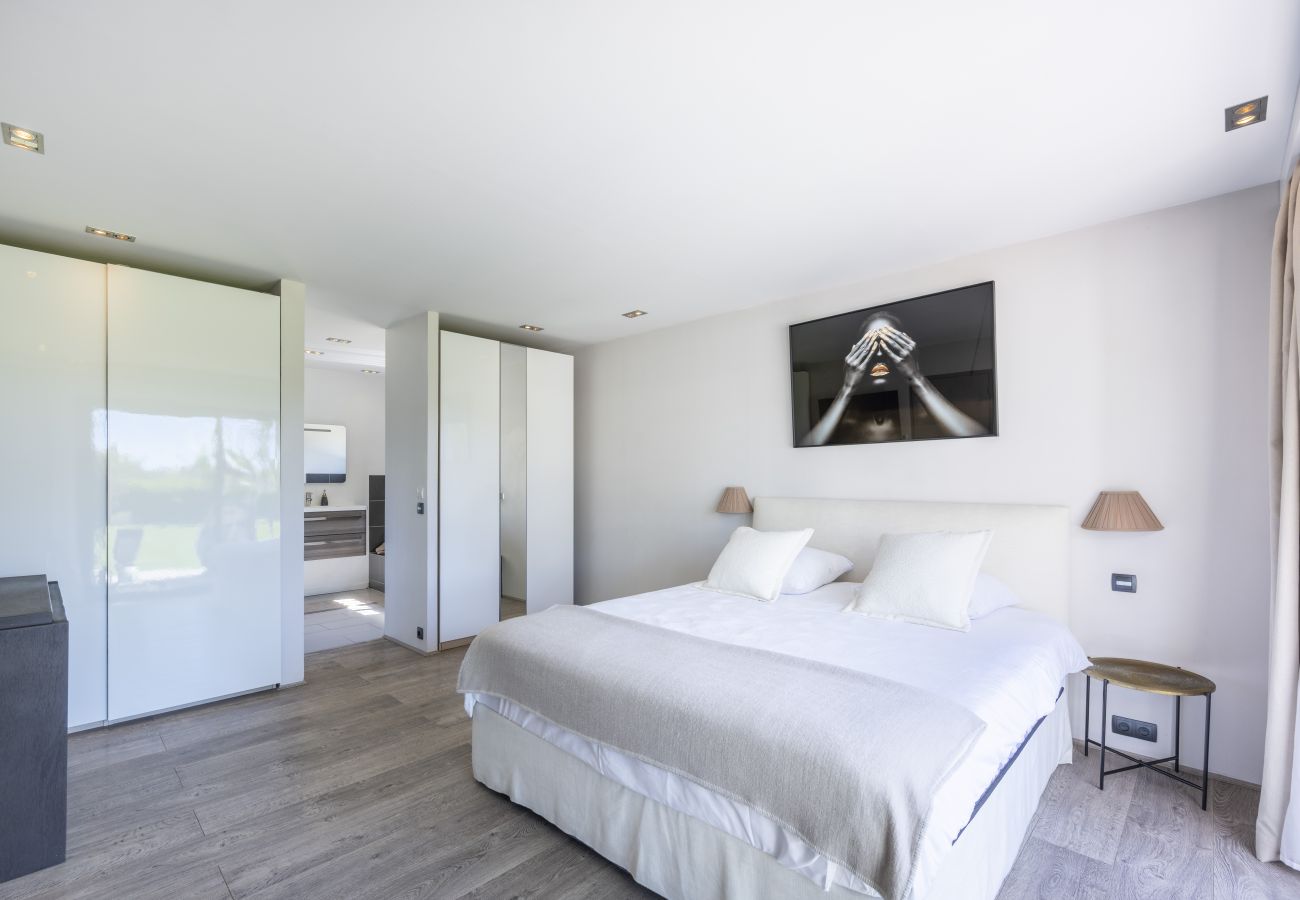 Villa à Mougins - VILLA MAGALY By  Terry's Homes